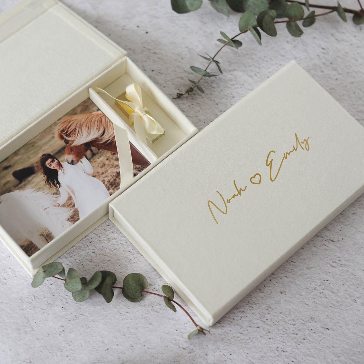 Soft Velvet USB Photo Box