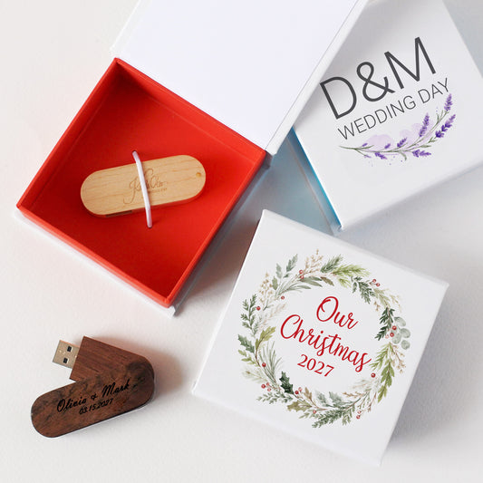 USB Box With a Colored Interior and Print