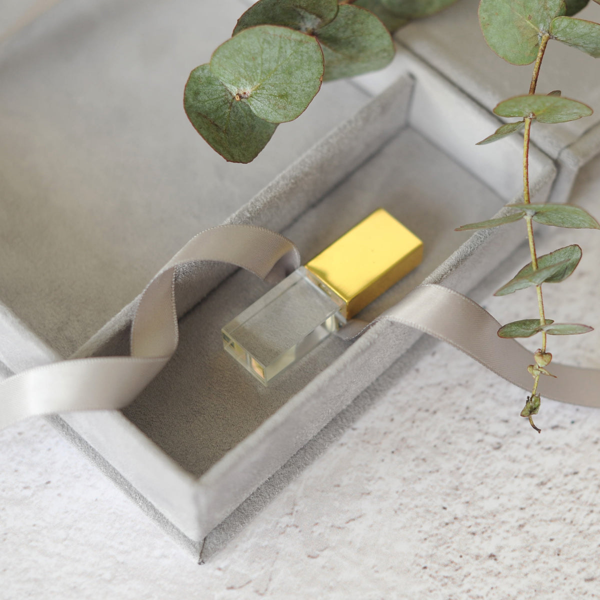 Soft Velvet USB Photo Box
